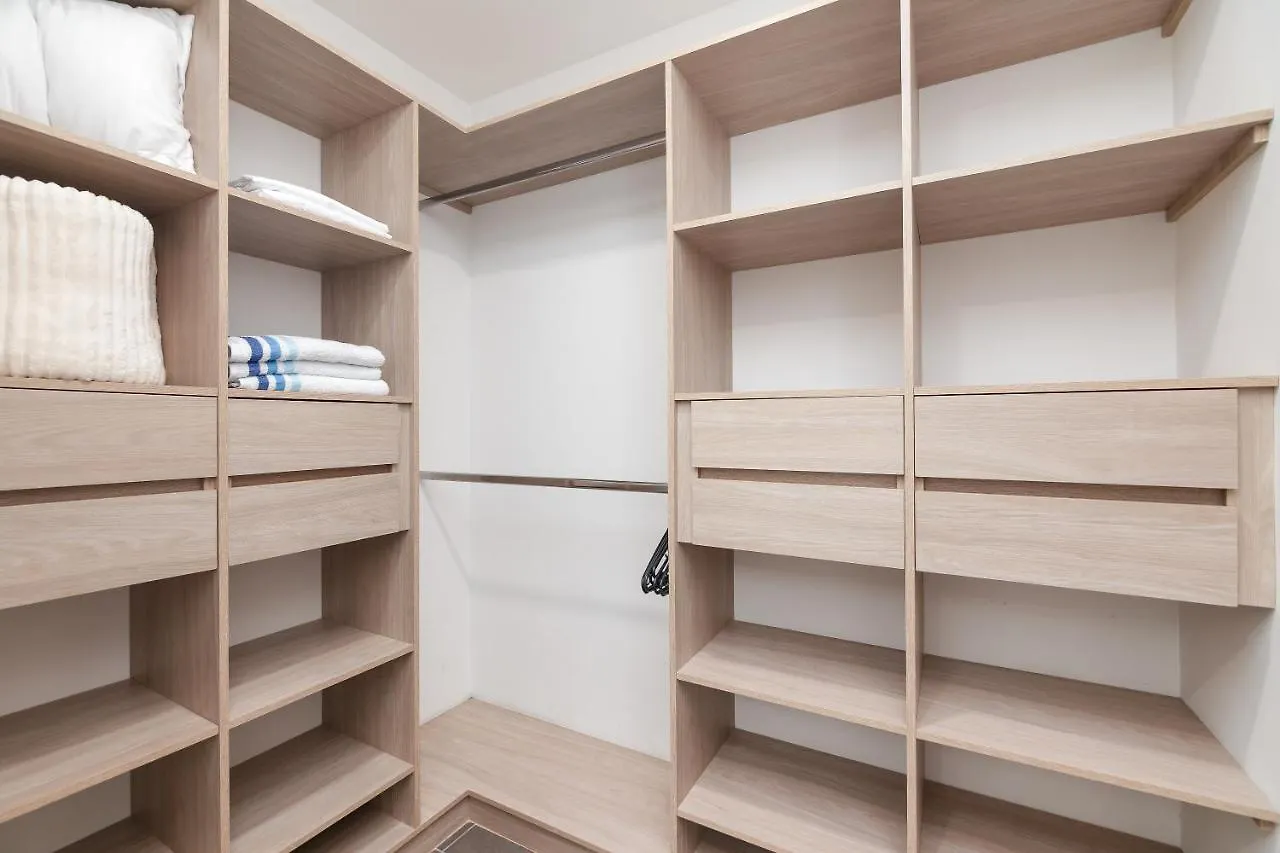 Moderno Y Amplio Apartamento En Laureles 8 Medellin Colombia